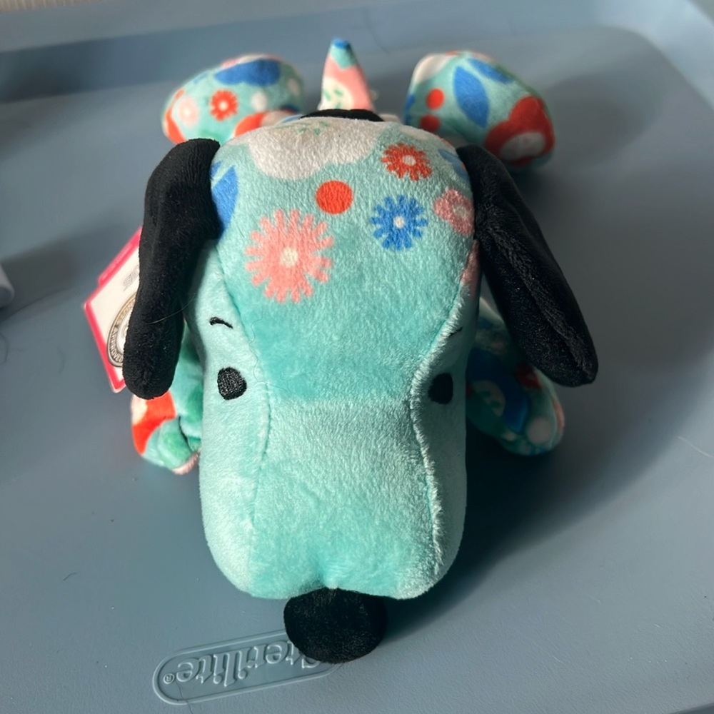 Flower snoopy plush